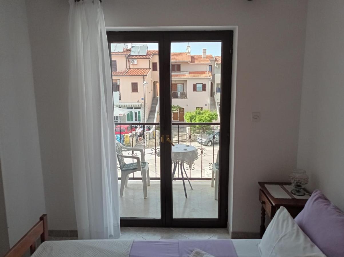 "Sunny" - Studio Apartment Pula Exterior photo