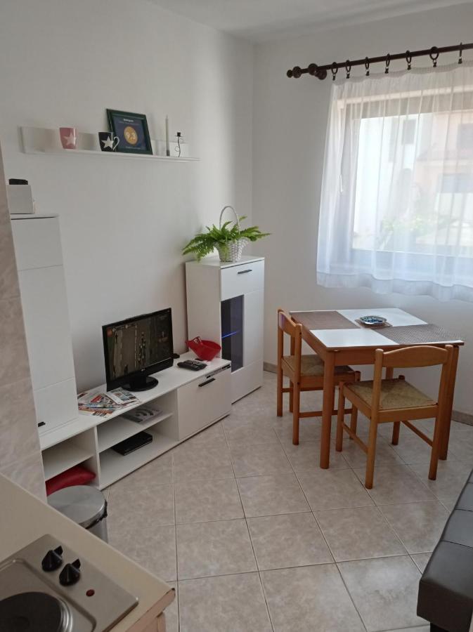 "Sunny" - Studio Apartment Pula Exterior photo