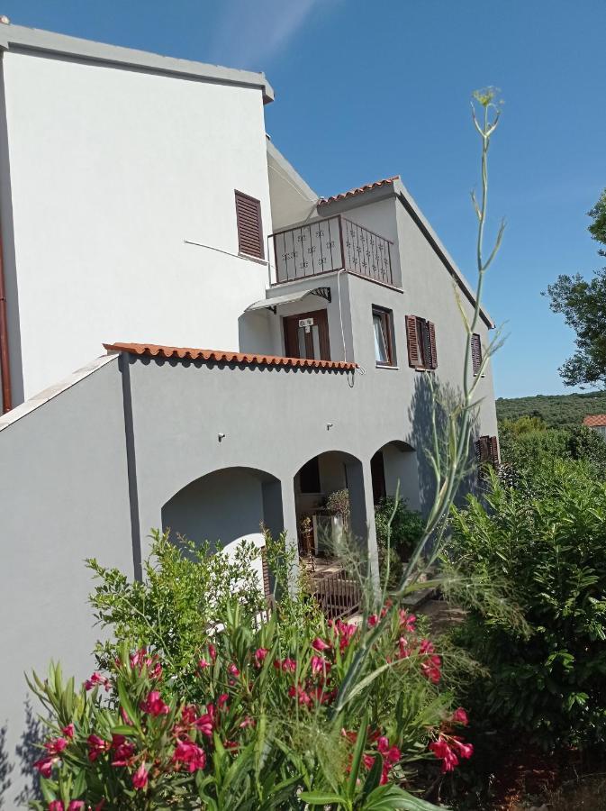 "Sunny" - Studio Apartment Pula Exterior photo